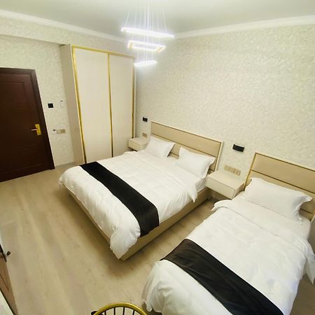 Baland Hotel Dusanbe Kültér fotó