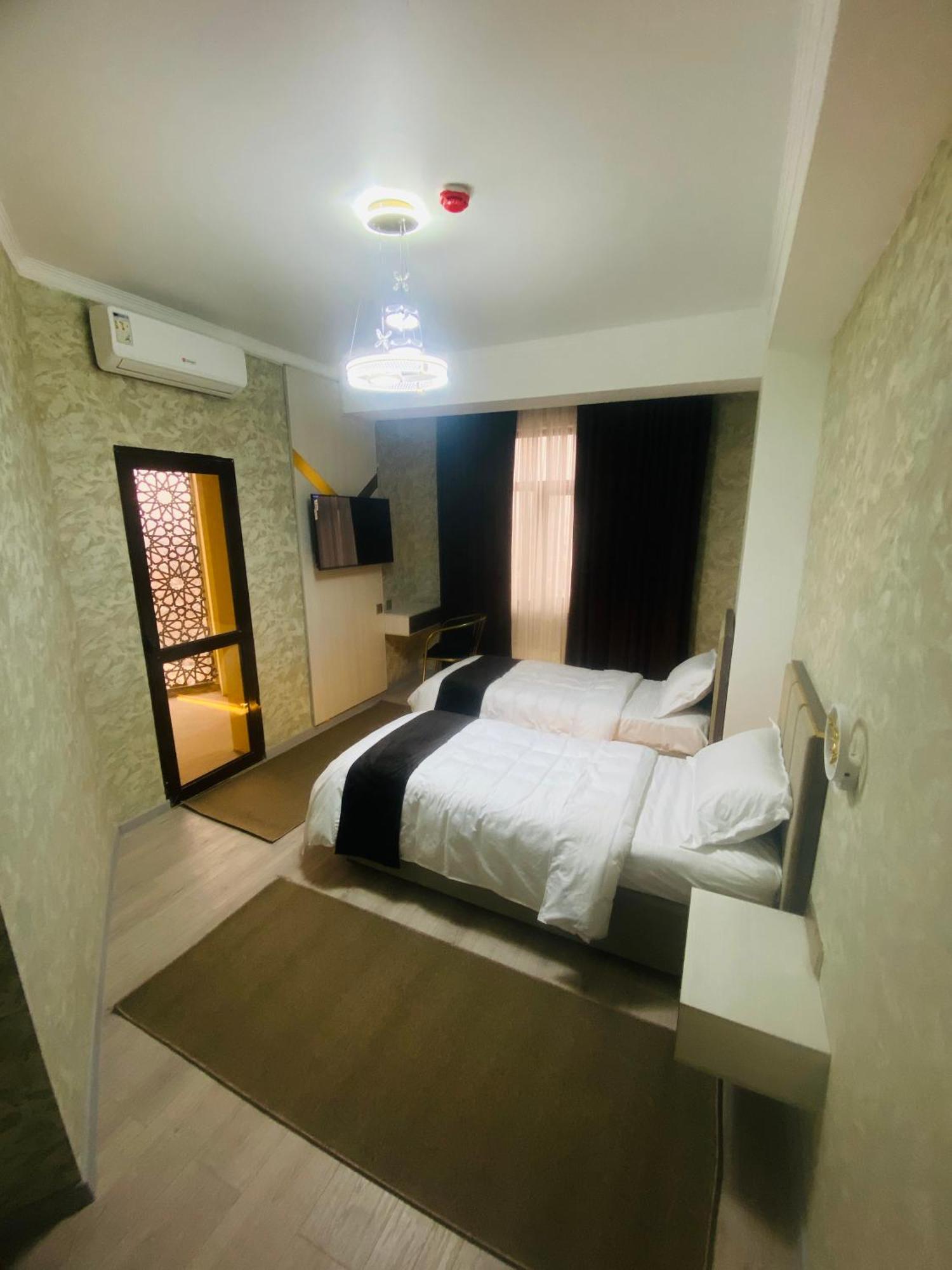 Baland Hotel Dusanbe Kültér fotó
