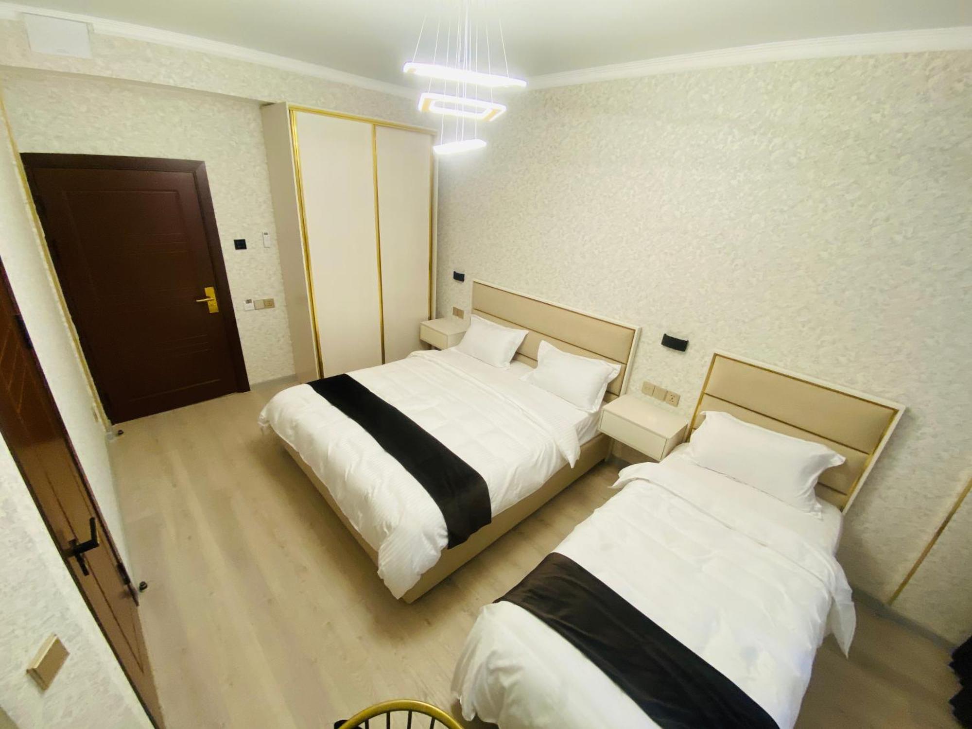 Baland Hotel Dusanbe Kültér fotó